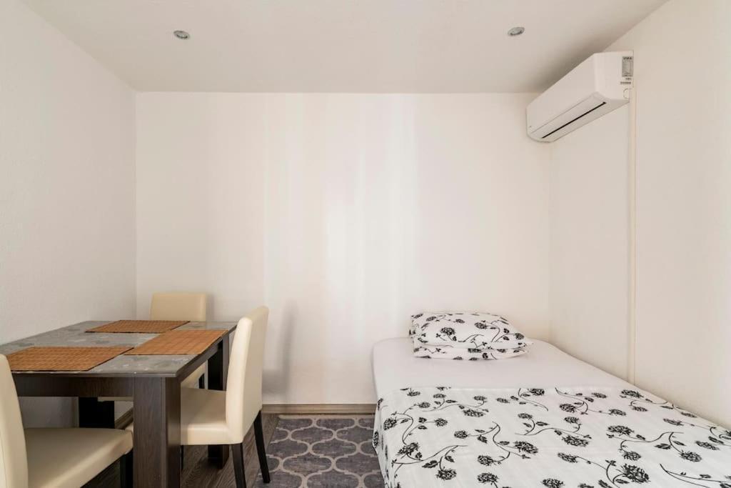 Studio Apartment Grgic Sibenik Exterior photo